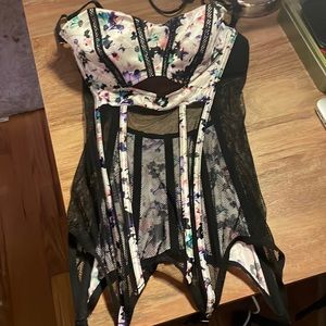 Victoria’s Secret very sexy printed satin and fishnet corset 34B